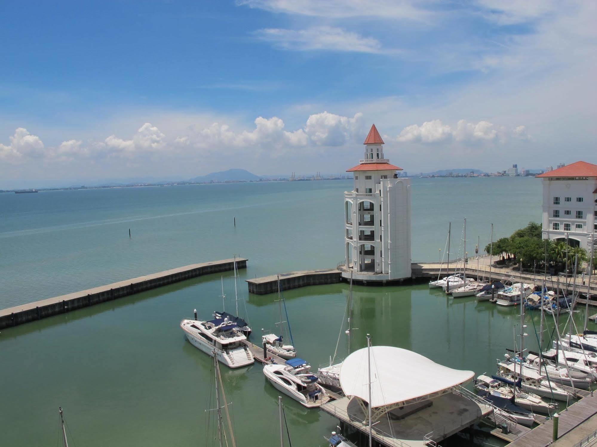 Luxury Suites @ Straits Quay Tanjung Bungah  Luaran gambar