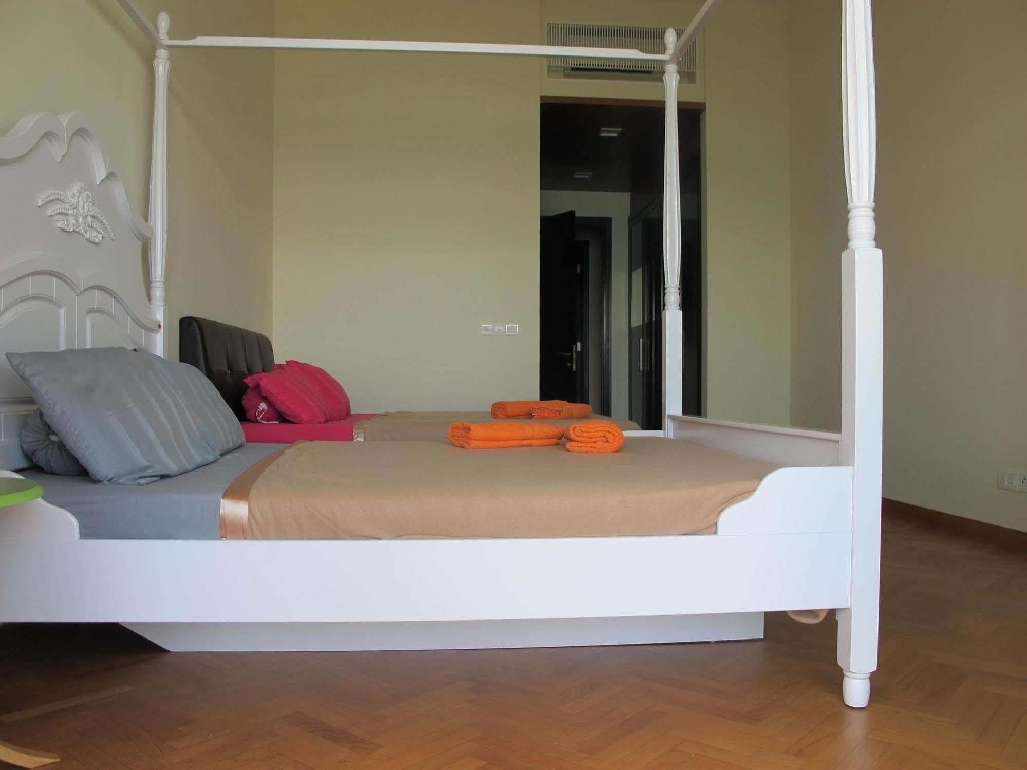 Luxury Suites @ Straits Quay Tanjung Bungah  Luaran gambar