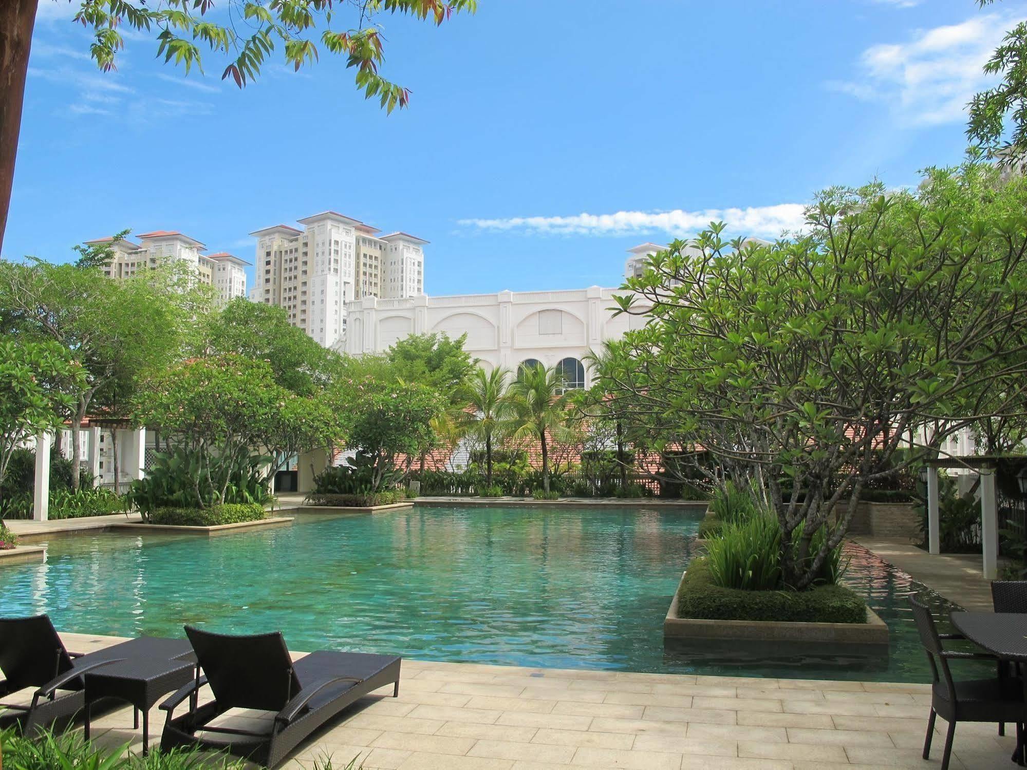 Luxury Suites @ Straits Quay Tanjung Bungah  Luaran gambar